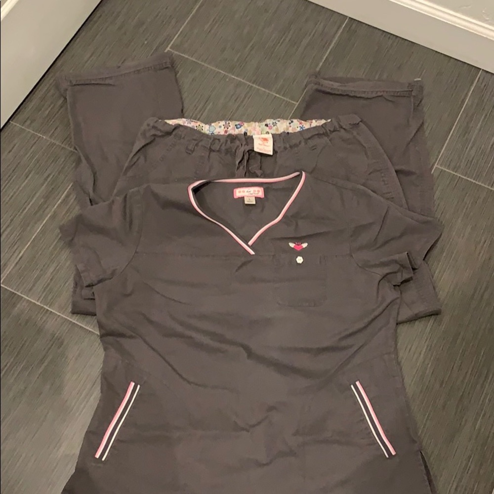 Koi scrubs pants and top excellent condition